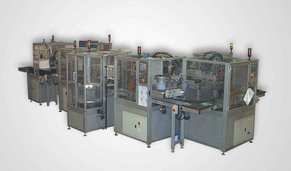 LINEA DI MONTAGGIO PIASTRE PER FERRI DA STIRO